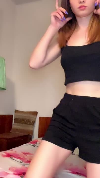 Redhead slut really wants to get fucked