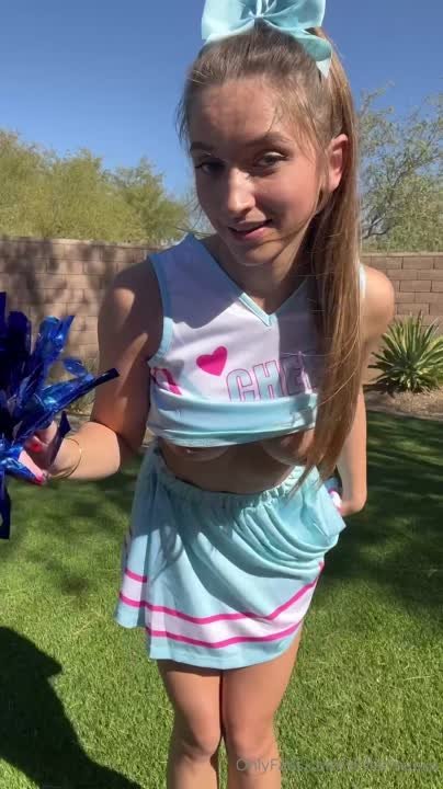 Young cheerleader loves anal plug