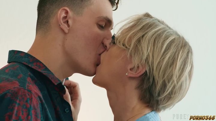 Sex with mature women is much better than young ones